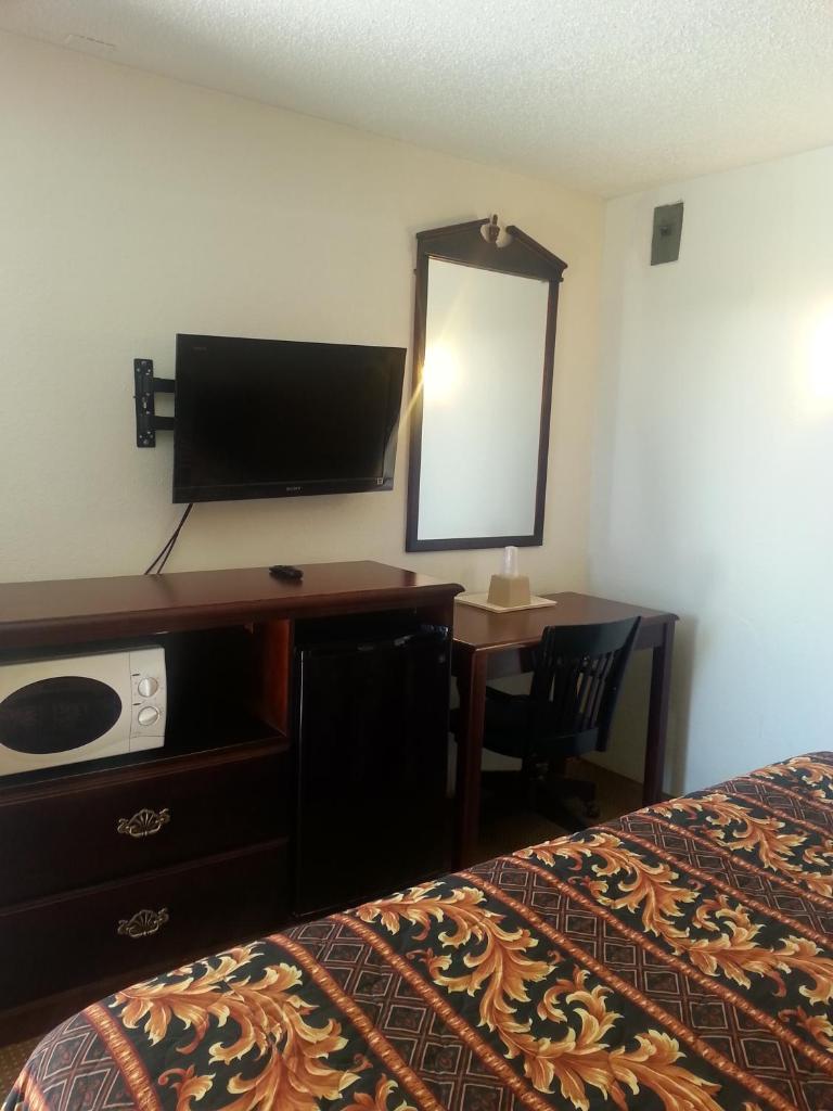 Budget Inn photo 2