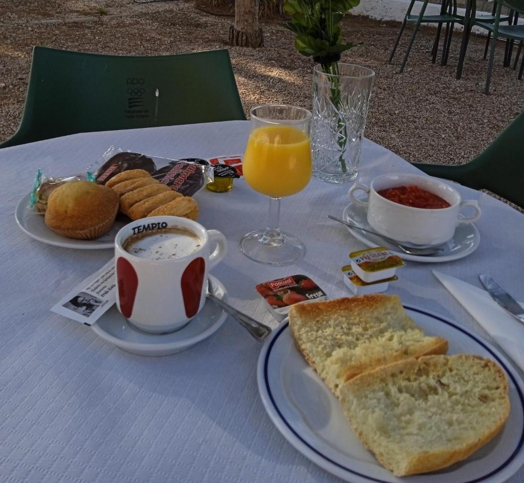 Hotel El Zorro photo 2