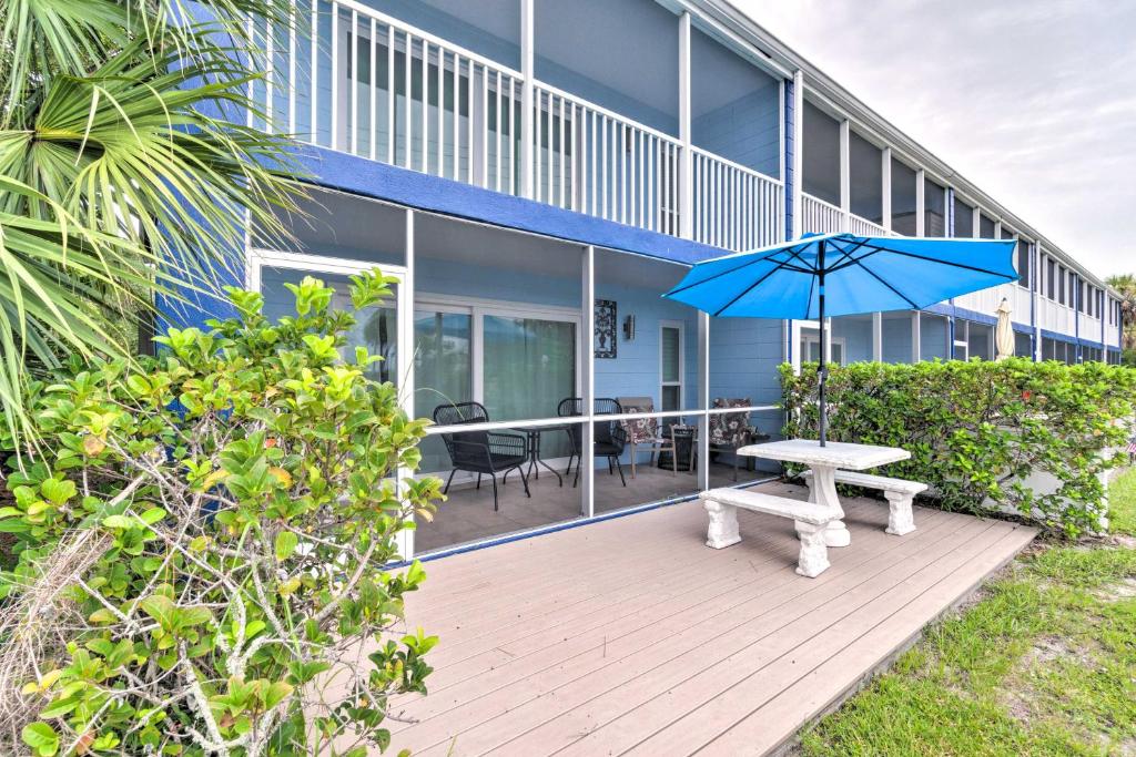 Longboat Key Condo with Lanai, Walk to Beach and Shops photo 3