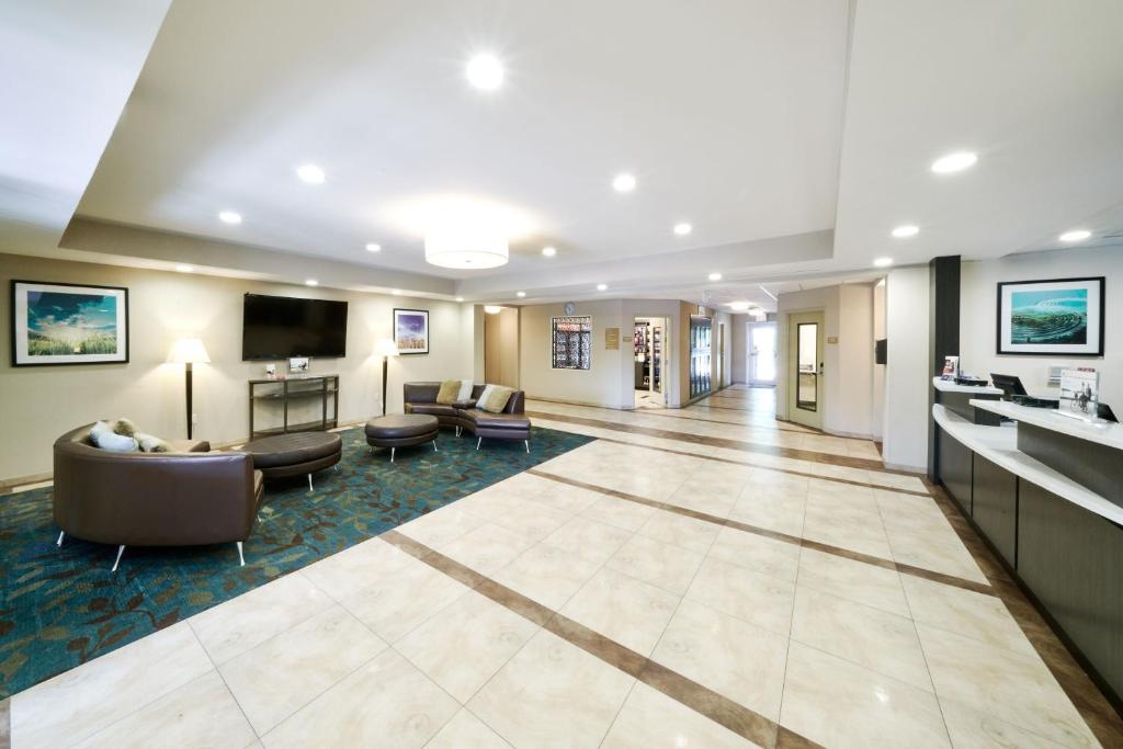 Candlewood Suites Midland, an IHG Hotel photo 2