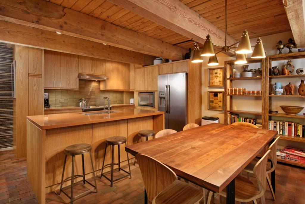 Cottonwoods Unit 1C, Downtown Condo with Upgraded Kitchen & Bathrooms photo 4
