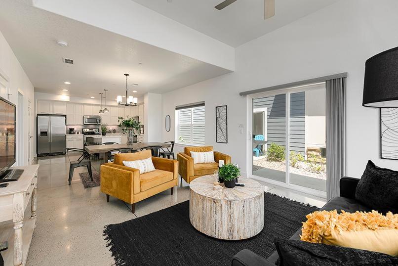 Gorgeous Townhome steps from the Brewery District! image