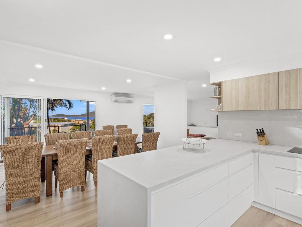 Island View Large Family Home Pool WI FI and Sweeping Views of Fingal photo 3