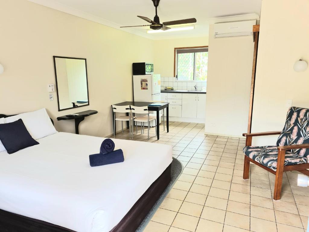 Paradise Court Holiday Units photo 2