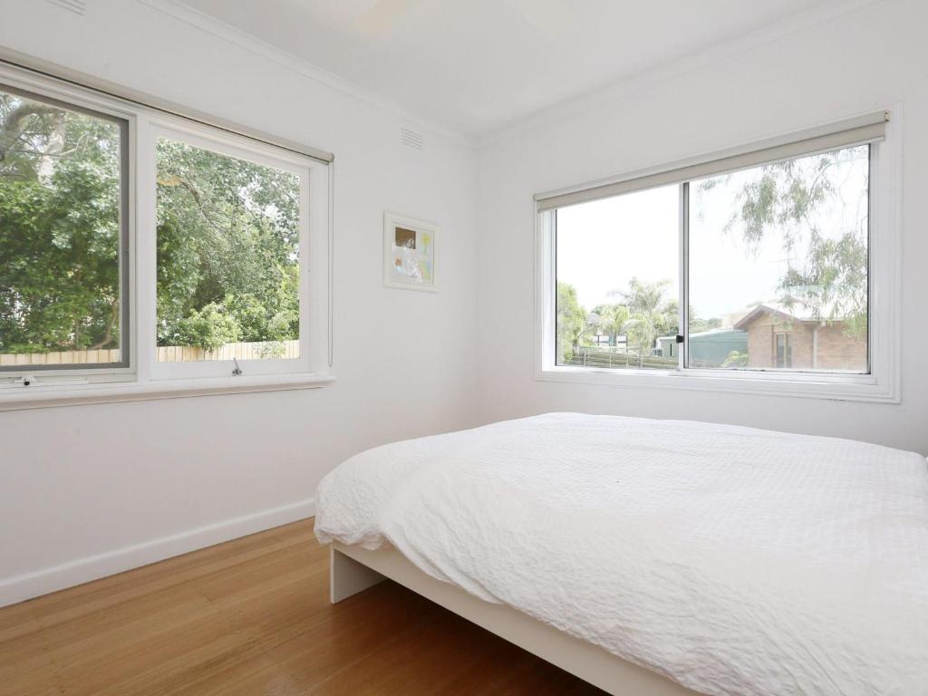 DROMANA BEACH SHACK photo 4