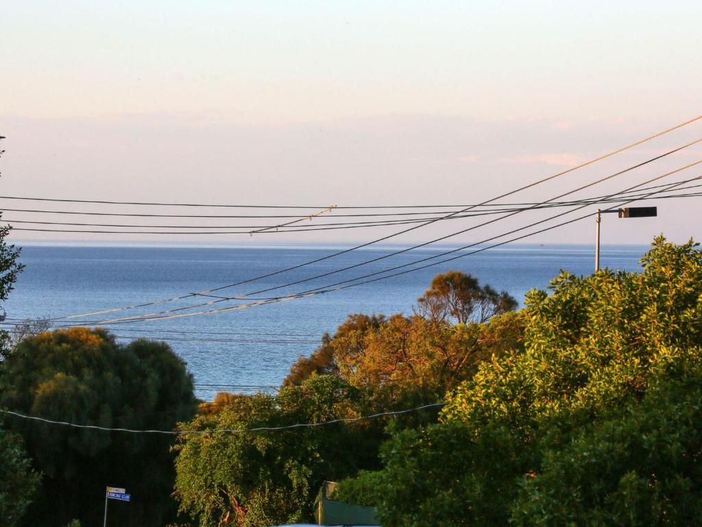 DROMANA BEACH SHACK photo 2
