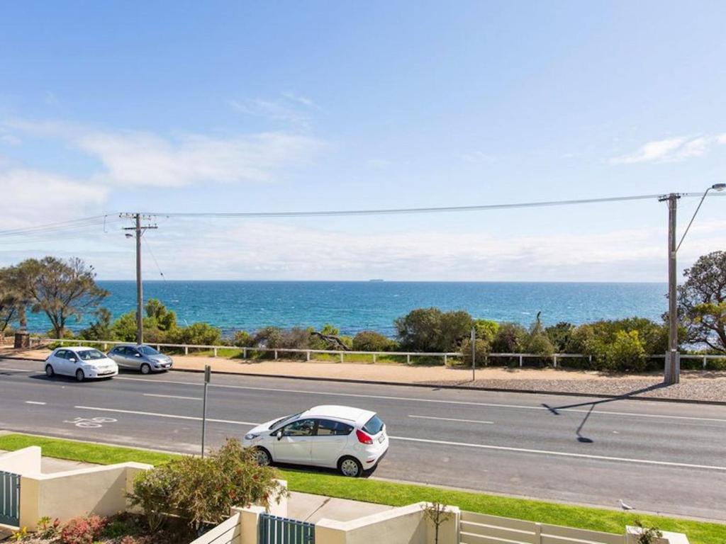 Seaviews Mornington photo 2