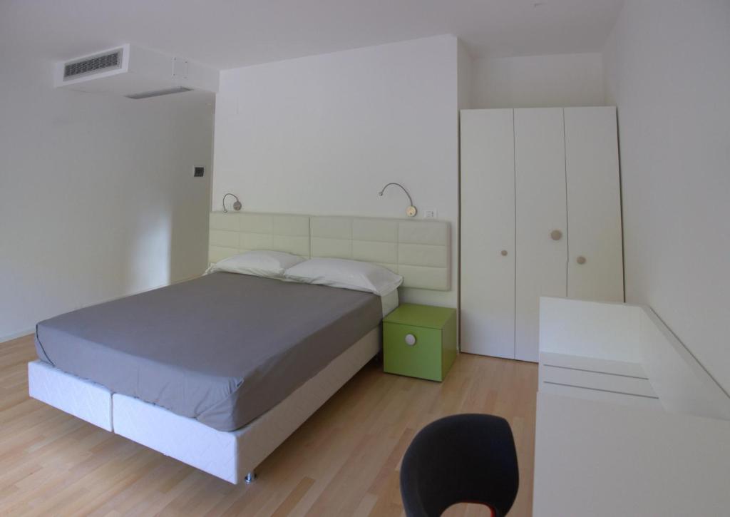 affittacamere rezzo Room Type - Triple Room with Balcony