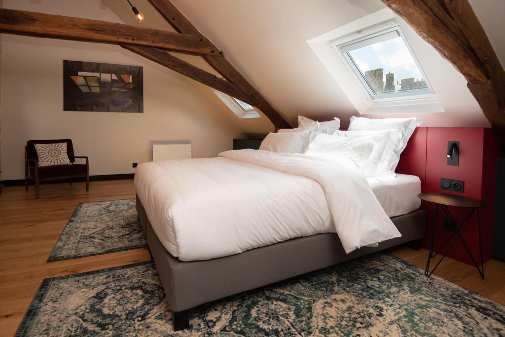 Cosy family nest in the medieval town photo 1