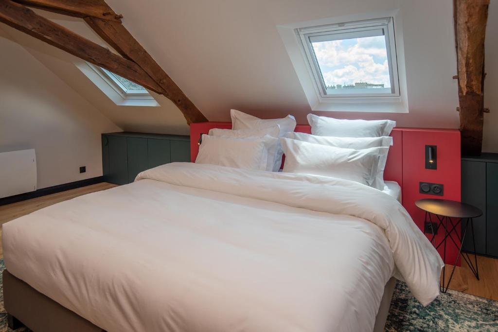 Cosy family nest in the medieval town photo 2
