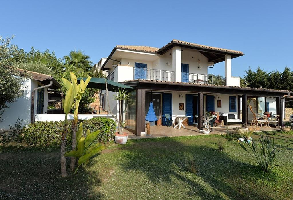 SUNSET HOUSE photo 1