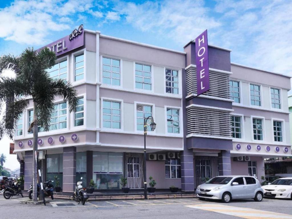 Iris Hotel photo 1