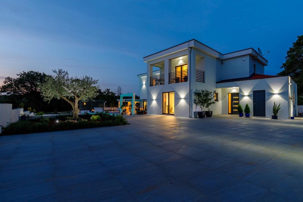 Luxury Villa Valhalla with Private Pool photo 4