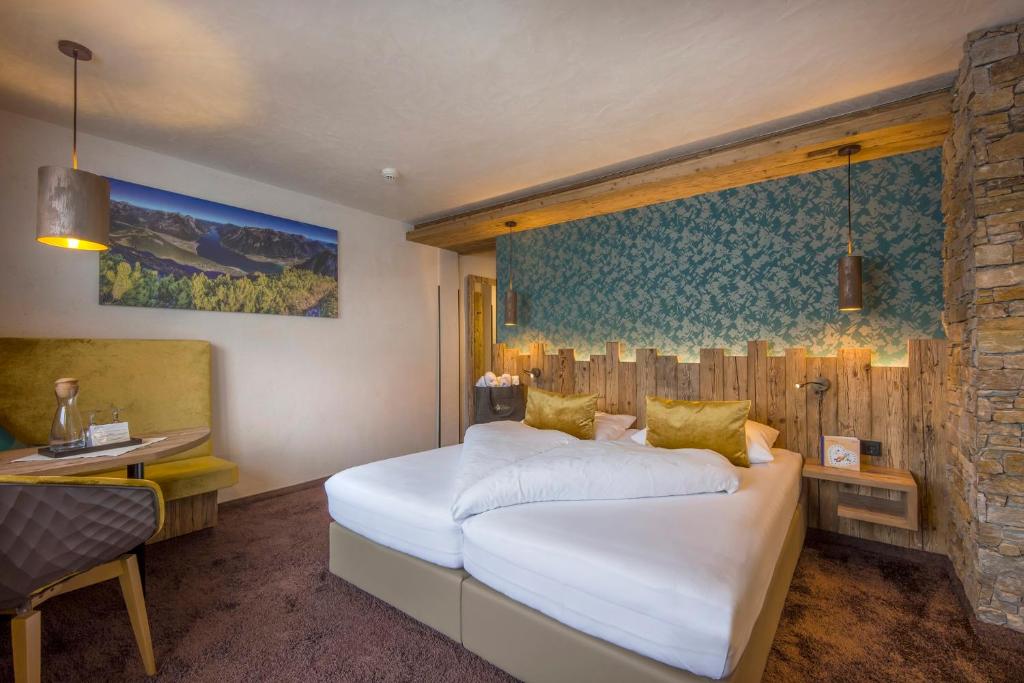 Двухместный (Улучшенный двухместный номер с 1 кроватью), Hotel Caroline