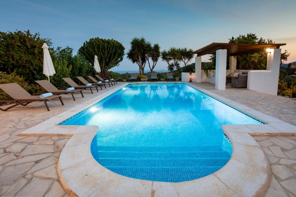 Villa in Ibiza Town, sleeps 11 - Can Monte photo 2