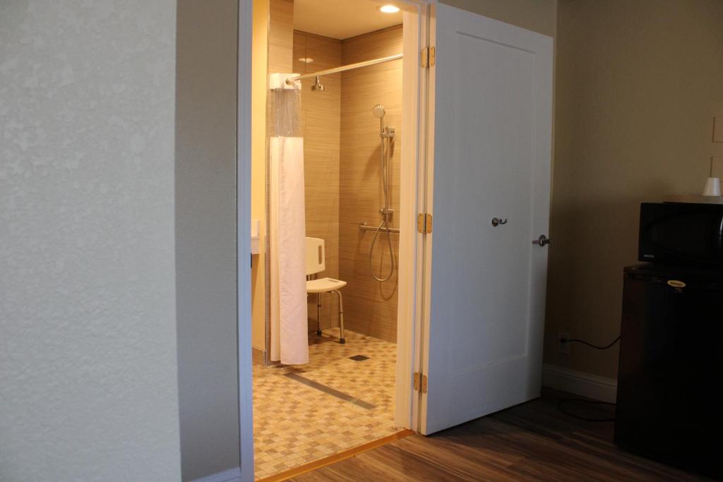 Imperial Inn Oakland photo 2