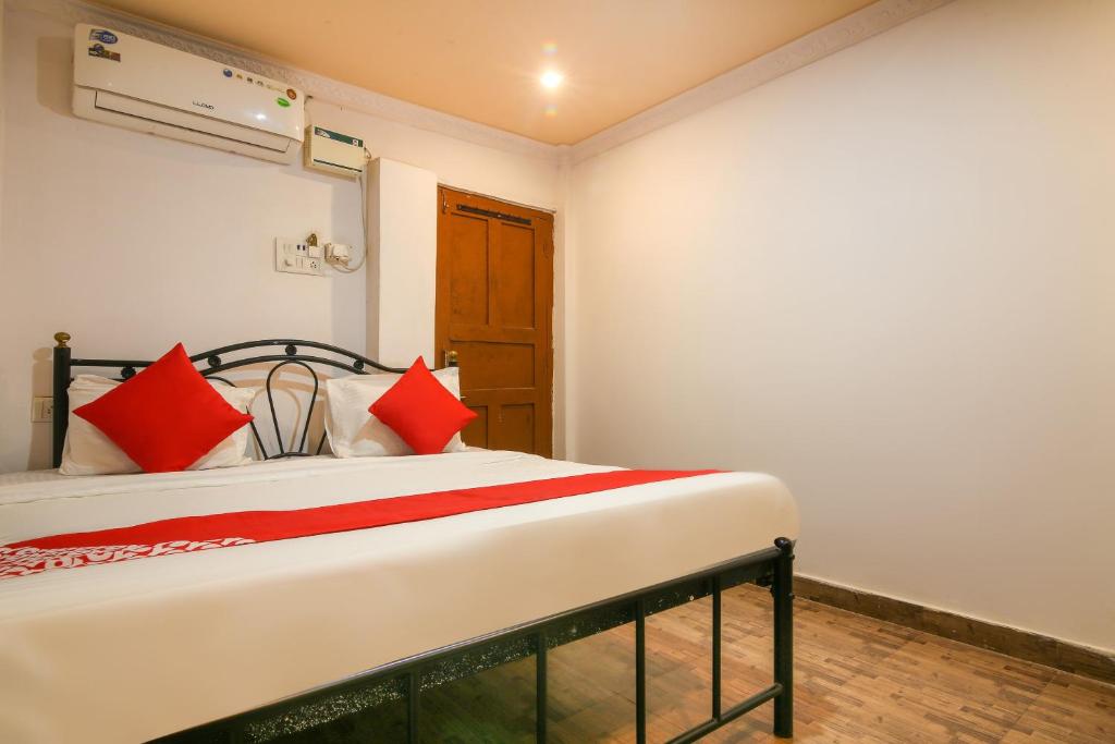 Двухместный (Небольшой двухместный номер с 1 кроватью), OYO 7206 Spartan Inn