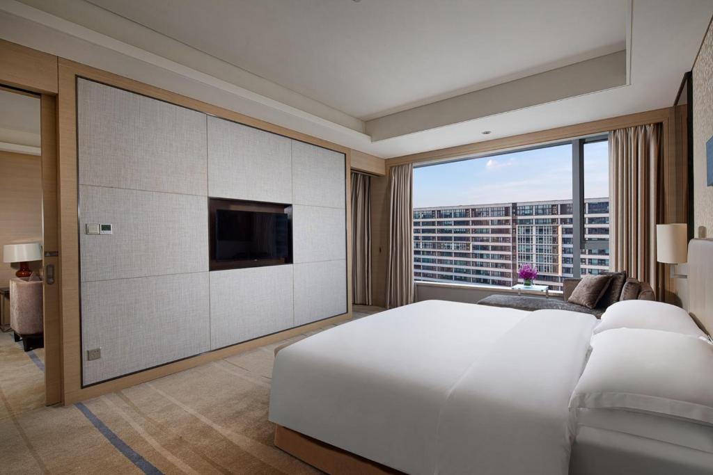 Crowne Plaza Guangzhou Huadu, an IHG Hotel photo 1