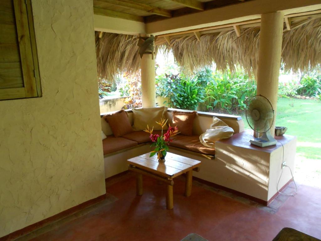 Palm-covered house in the tropical -Casa Oli photo 2