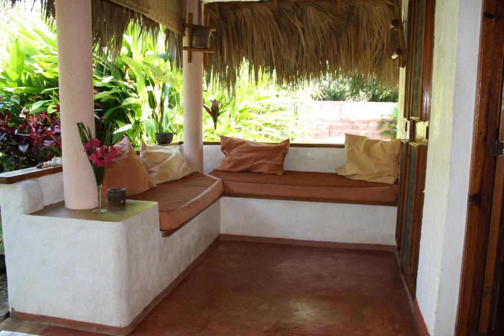 Palm-covered house in the tropical -Casa Oli photo 3