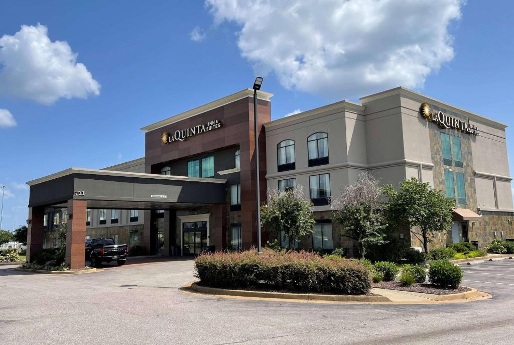 La Quinta Inn & Suites by Wyndham Horn Lake / Southaven Area image