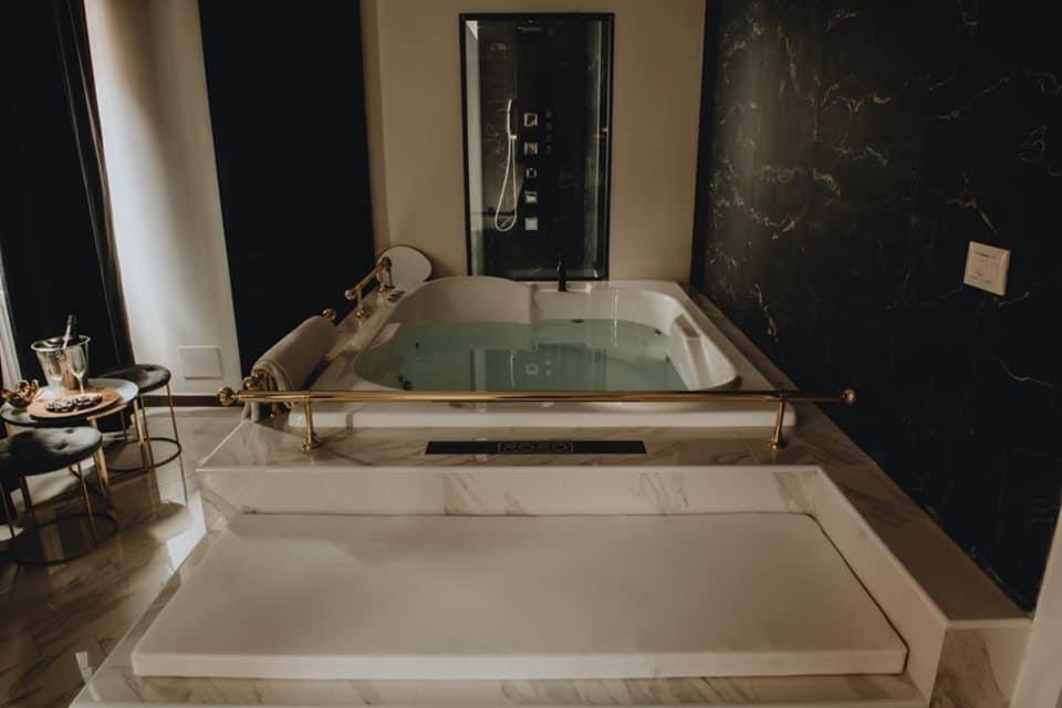 Royalroom-relaxing spa & luxury apartments photo 2