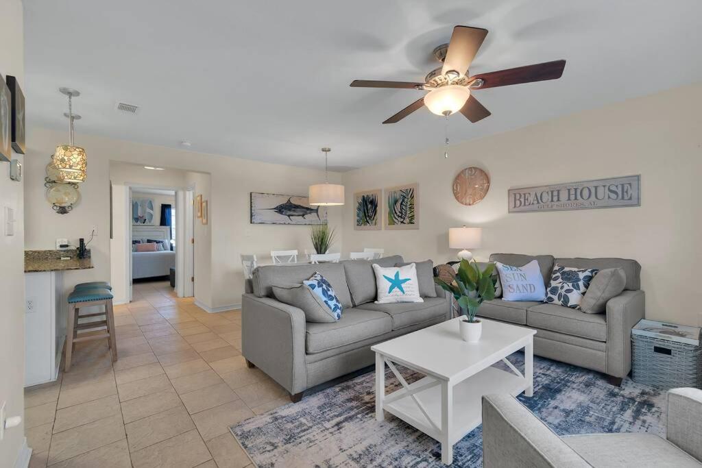 2bd 2ba 1st floor condo WALK TO BEACH image