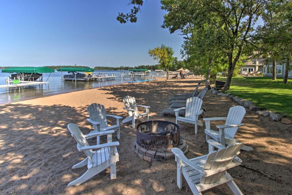 Alluring Nisswa Cabin on Gull Lake with Fireplace! photo 2