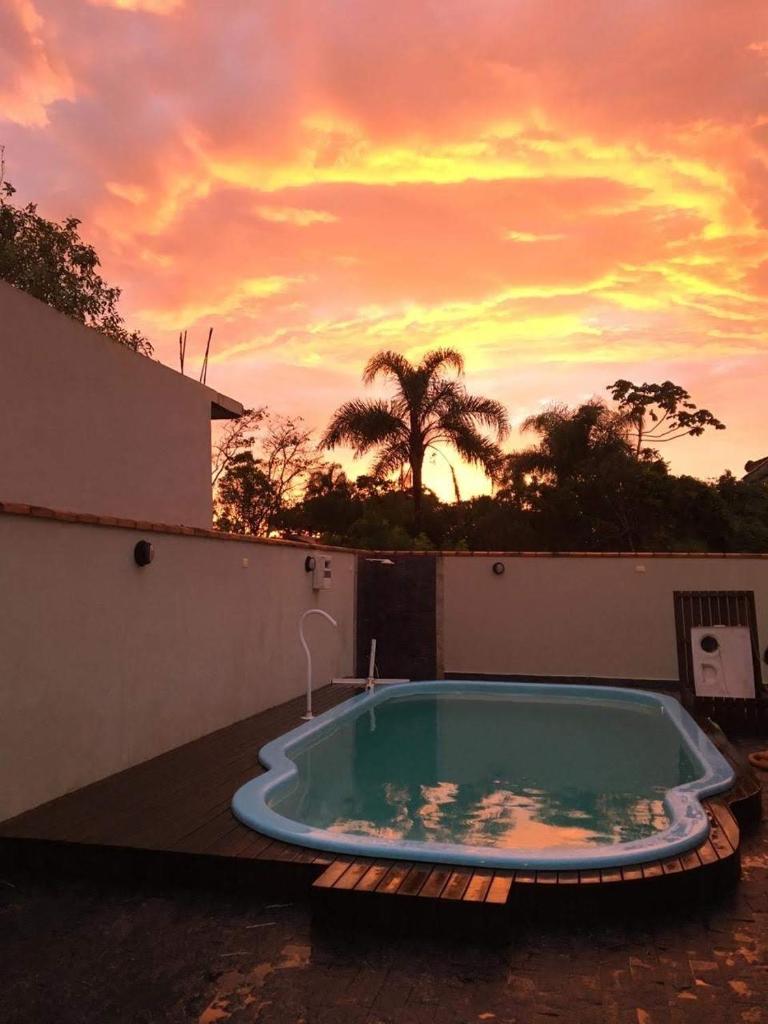 Bela casa, com internet, piscina e churrasqueira para descansar e desfrutar, dias de paz