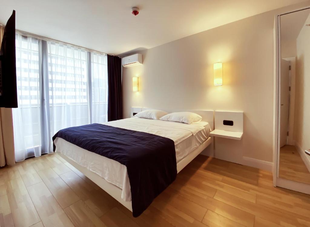 Orbi City/Two Rooms Apt./27 Floor/Sea - Mout. View photo 3