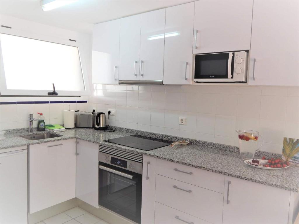Coral House - La Calma - Playa Flamenca - big terrace & 4 Swimming pools. photo 3