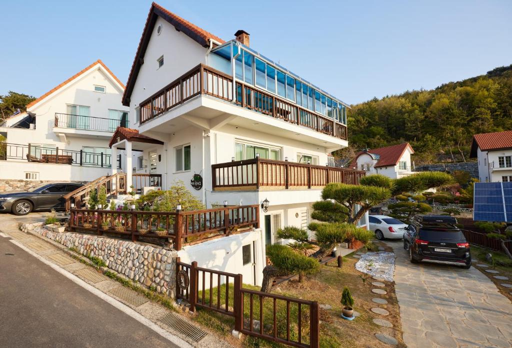 Herkules Namhae German Village photo 1