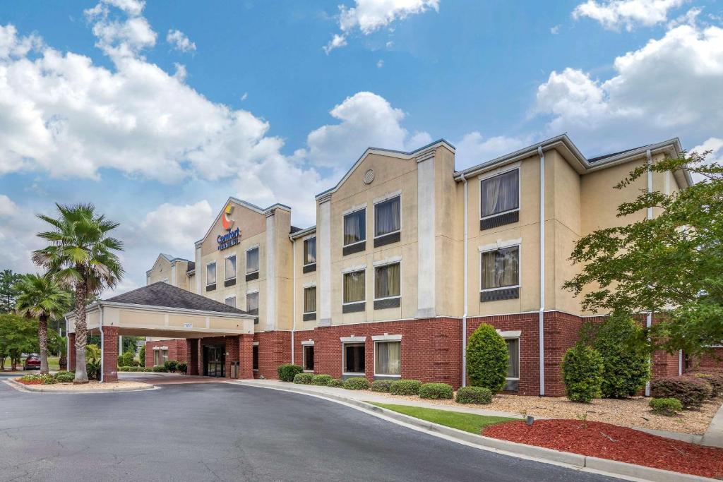 Comfort Inn & Suites Statesboro - University Area photo 1