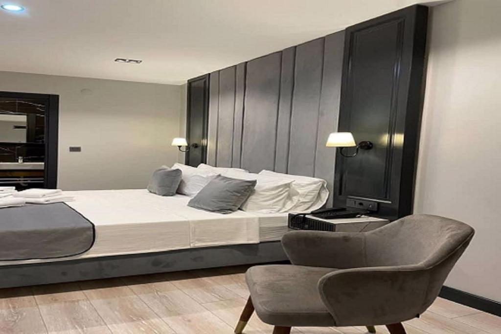 Express Plus Hotel Room Type - Economy Double Room with No Window