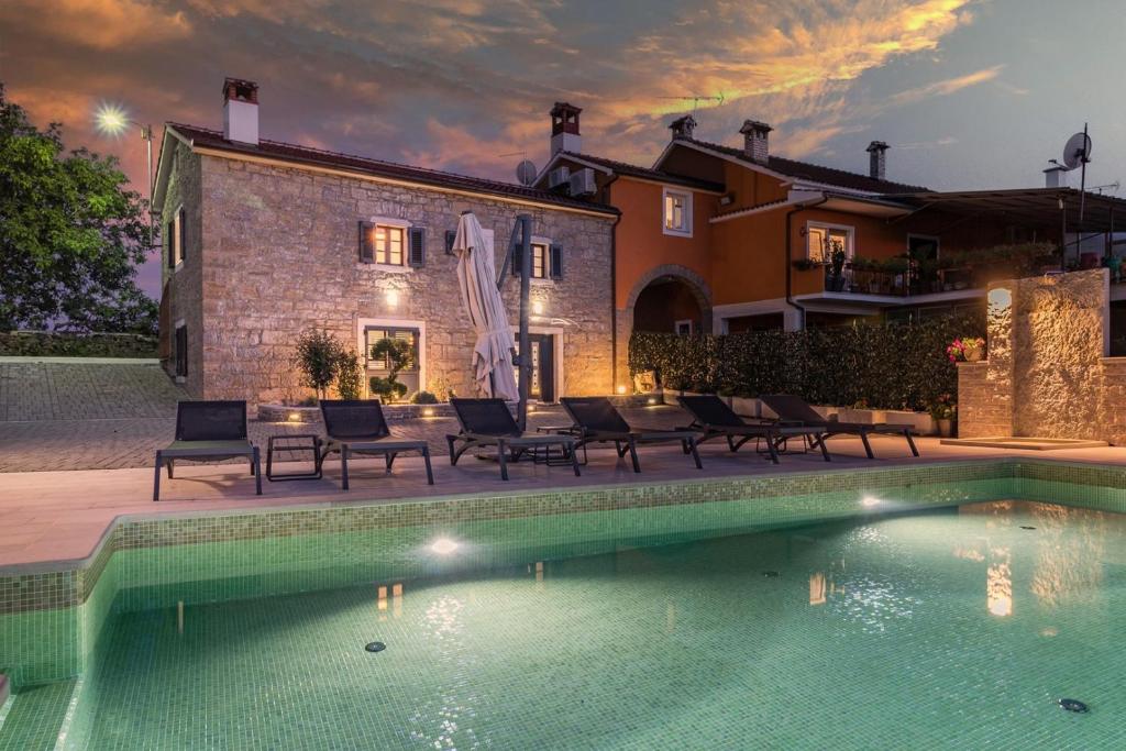 Villa Grazia with heated Pool photo 3