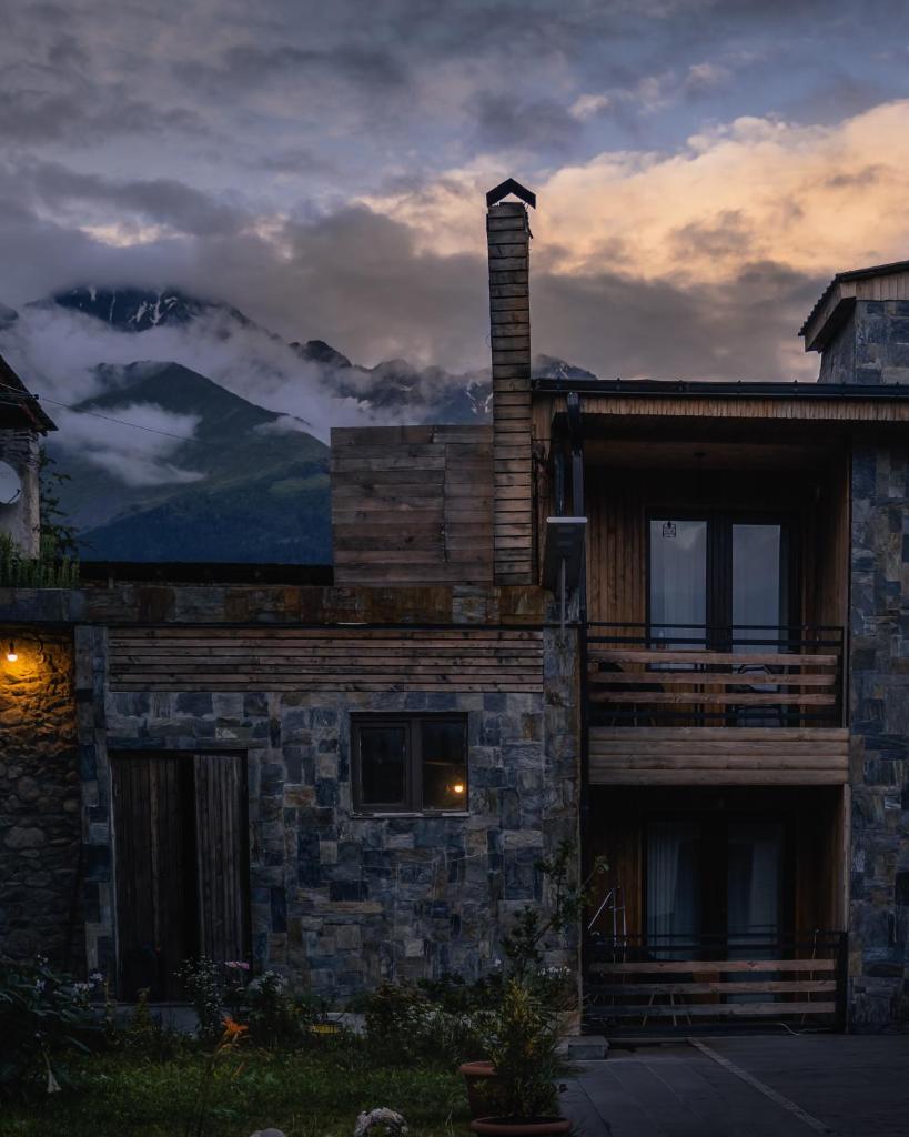 Hotel Old House Mestia photo 4