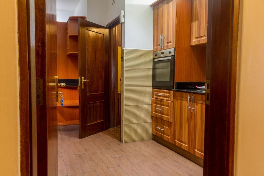Mimosa Court Apartments photo 3