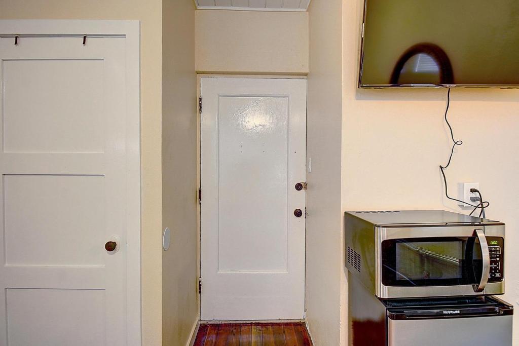 Beachhead Unit 7 photo 1