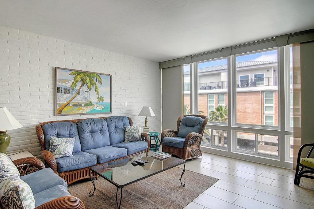 Channelview 206 photo 3