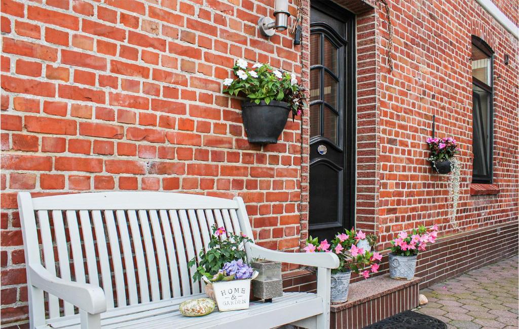 Awesome Apartment In Wurster Nordseekste With 1 Bedrooms And Wifi photo 1