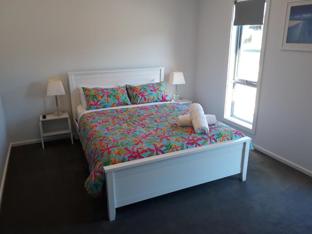 Sparkling Fresh & Egyptian Bedding & Towels Provided photo 2