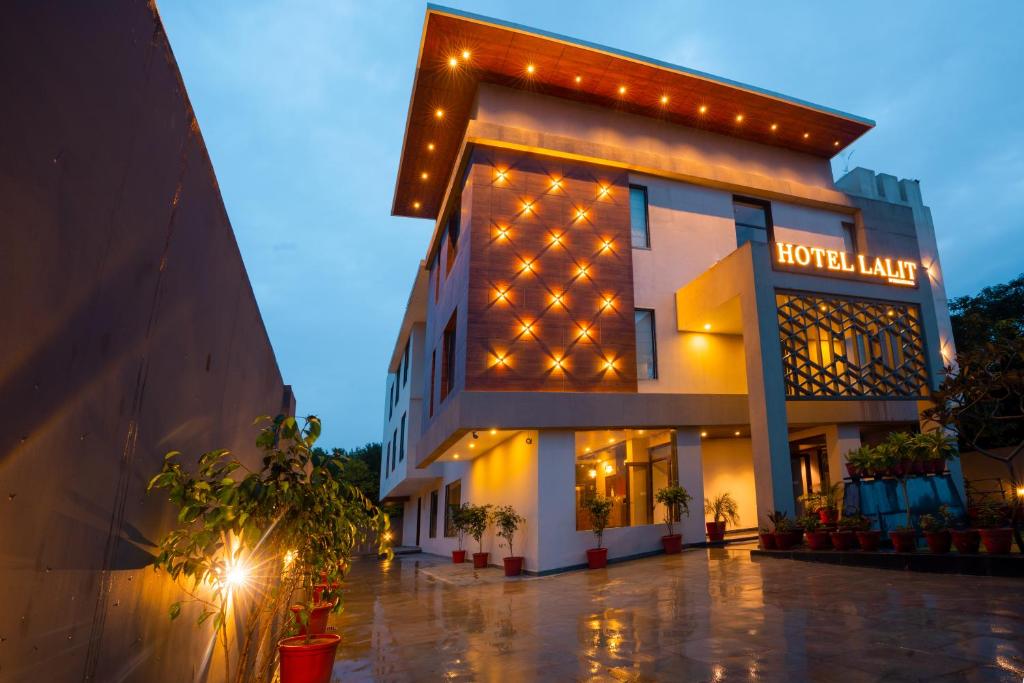Lalit International - A Boutique Hotel photo 2
