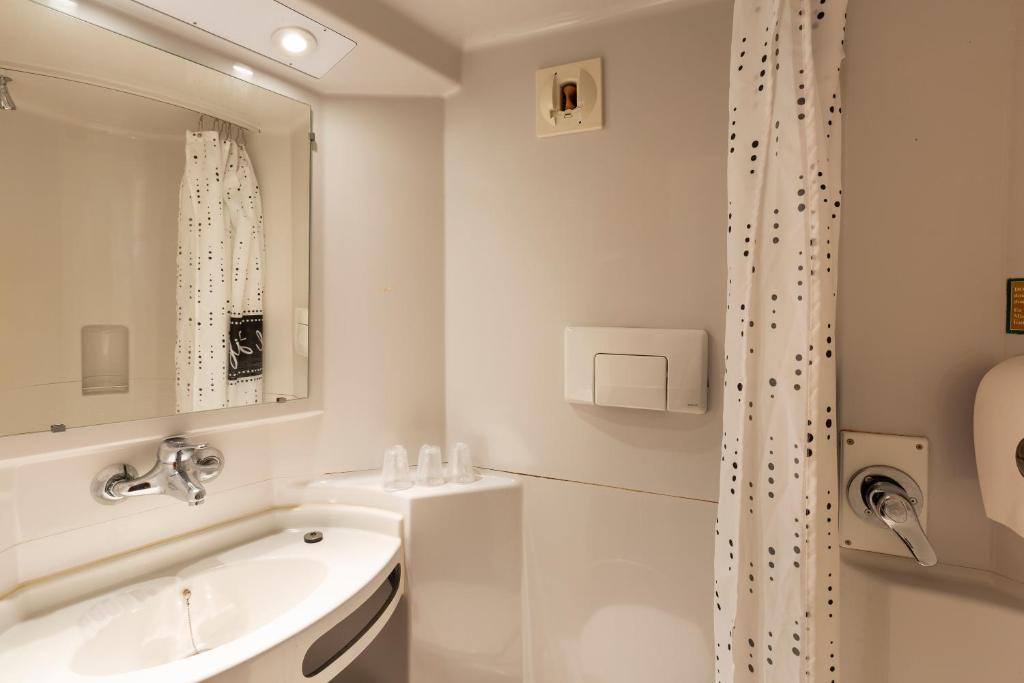 Hotel F1 Longwy - Tap to explore photos