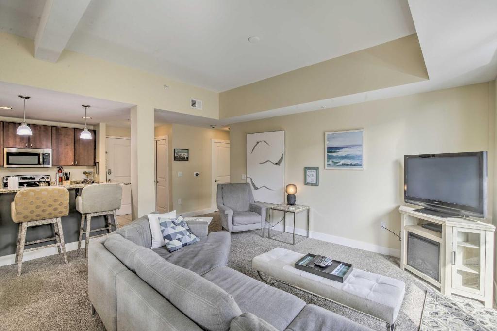 Grand Haven Condo with Patio Less Than 1 Mi to Downtown photo 4