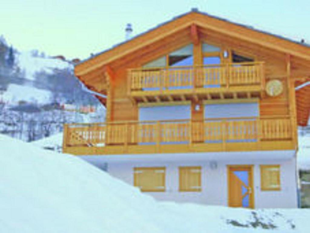 Lavish Holiday Home in H r mence with Balcony photo 2