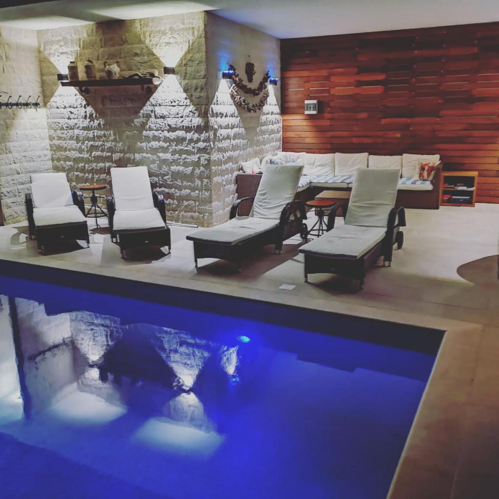 Jully apartment with swimming pool photo 3