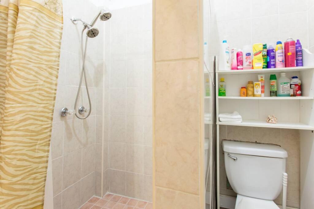 Comfortable and Affordable Deal Close to Beach and Rainforest photo 3