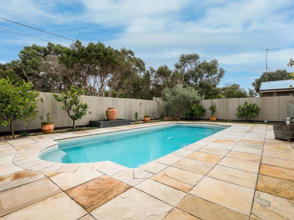 Coastal Villa On Beachcomber Netflix Surf Side photo 1