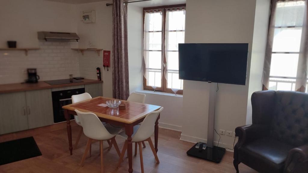 Salardine Apartments - Cosy Suite photo 2