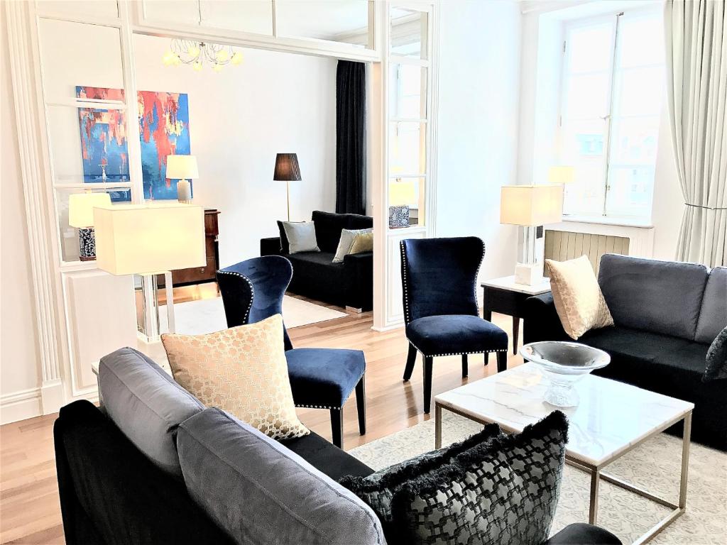 Апартаменты (Luxury Presidential Suite with Main Market Square View), Luxury Apartments Mondrian Market Square III